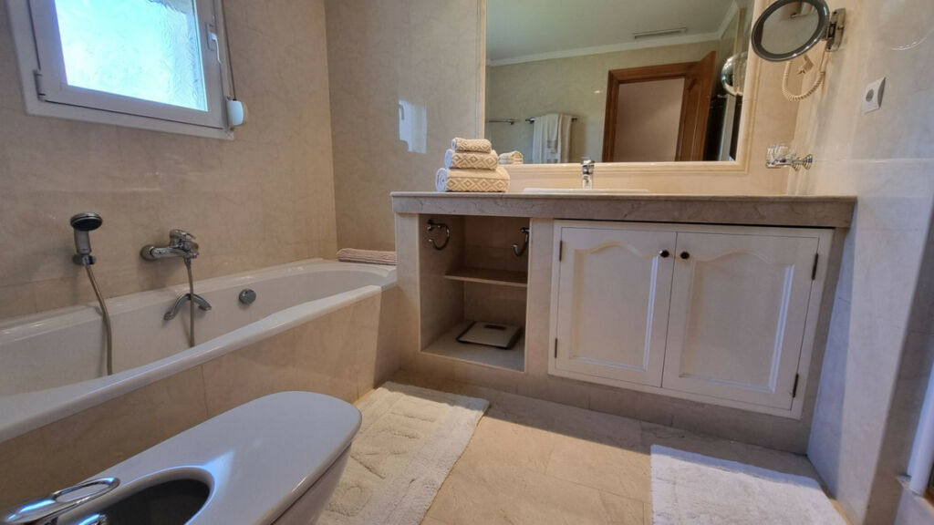 Detached Villa Benahavís Málaga - image 53