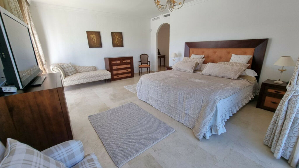 Detached Villa Benahavís Málaga - image 56