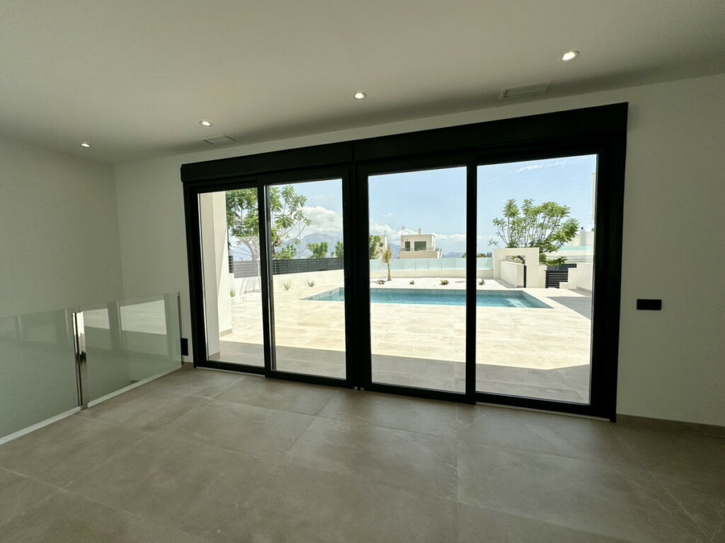 Detached Villa Polop Alicante - image 6