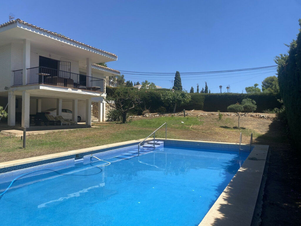 Detached Villa La Capellania Málaga - image 6