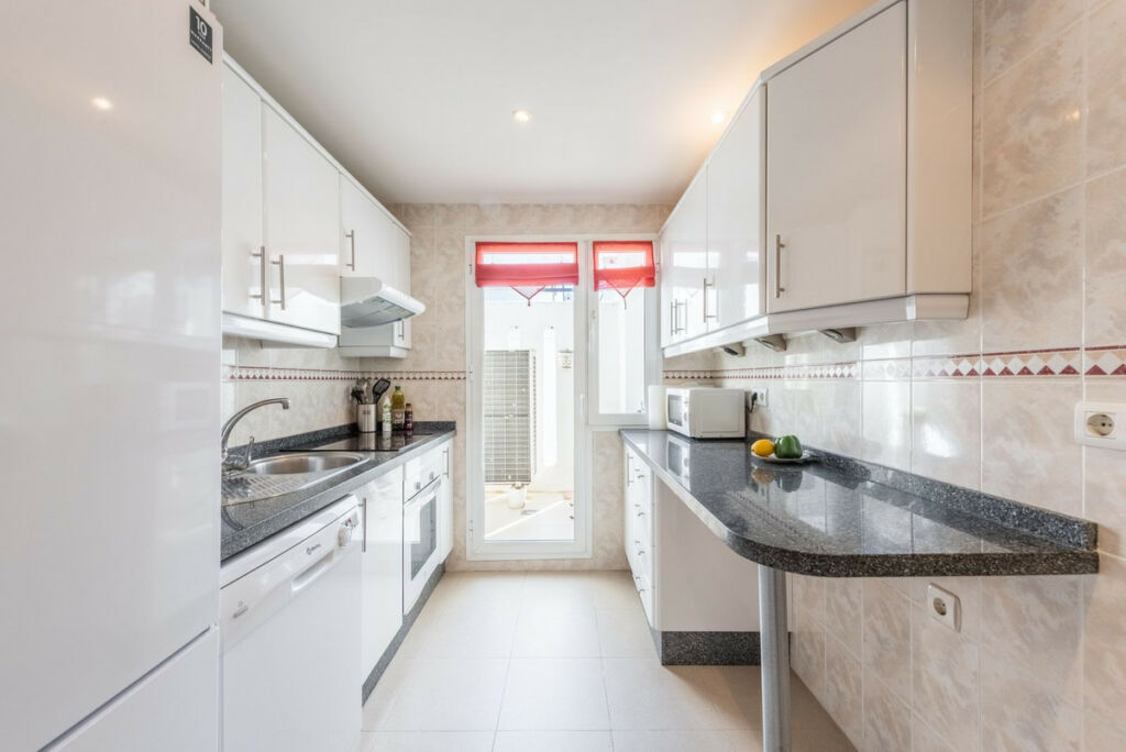 Penthouse Nueva Andalucía Málaga - image 6
