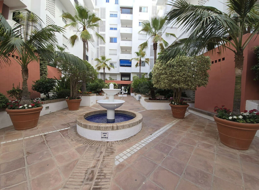 Middle Floor Apartment Marbella Málaga - image 6