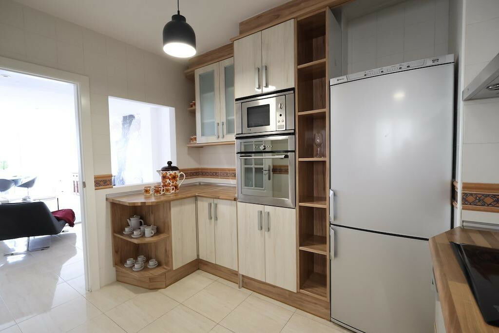 Middle Floor Apartment Torrevieja Alicante - image 6