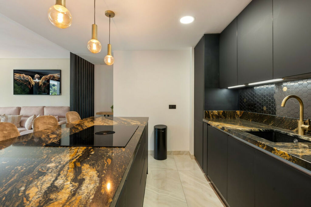 Ground Floor Apartment Benahavís Málaga - image 6