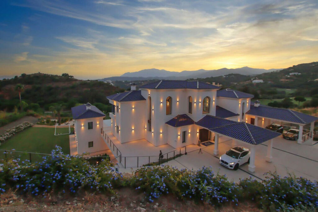 Detached Villa Marbella Málaga - image 39