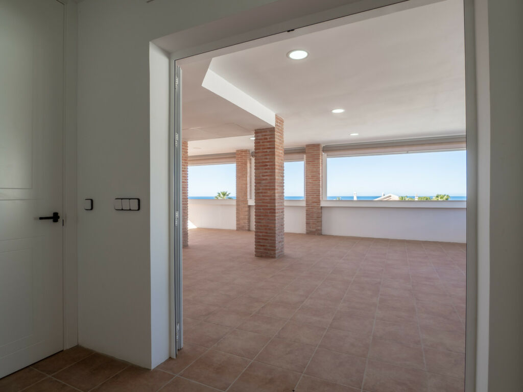 Detached Villa Las Chapas Málaga - image 7