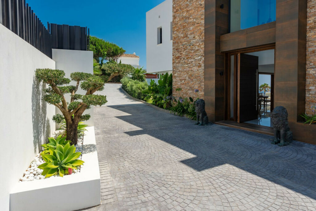 Detached Villa Manilva Málaga - image 7
