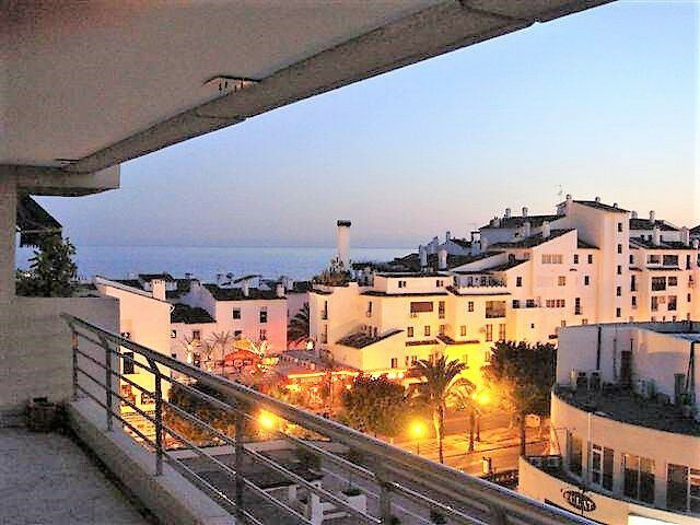 Middle Floor Apartment Puerto Banús Málaga - image 7