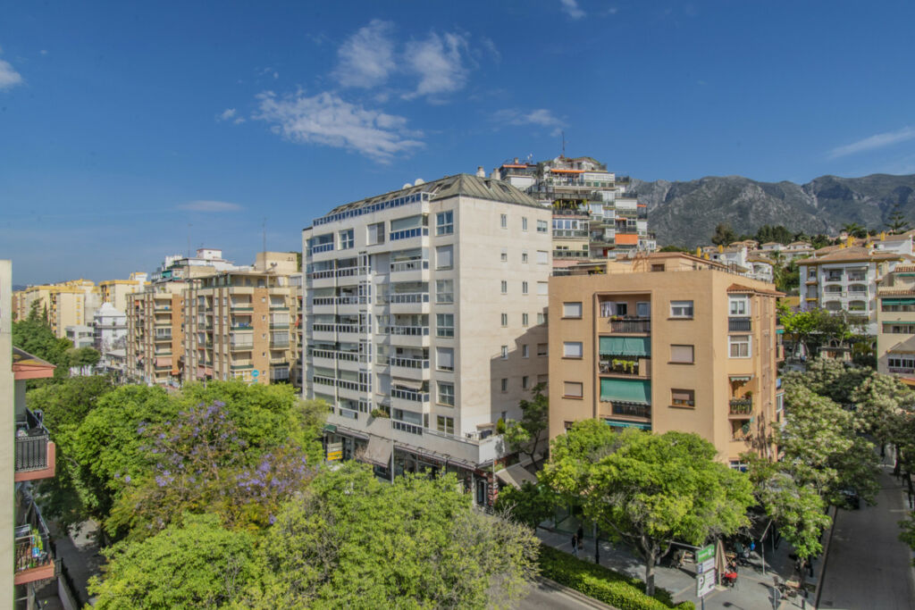 Top Floor Apartment Marbella Málaga - image 9