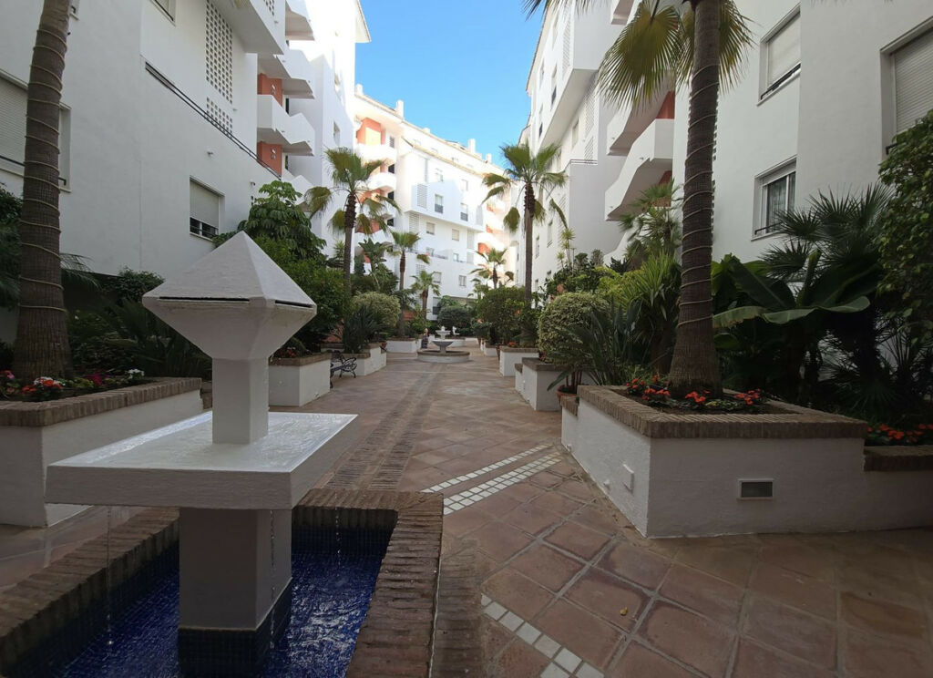 Middle Floor Apartment Marbella Málaga - image 7