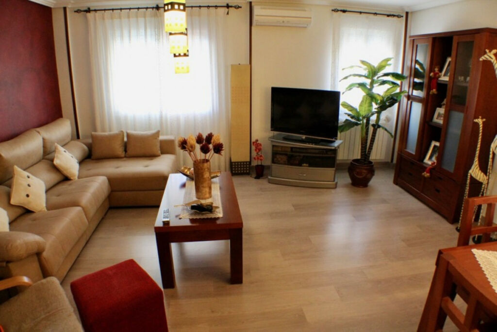 Detached Villa La Nucia Alicante - image 8