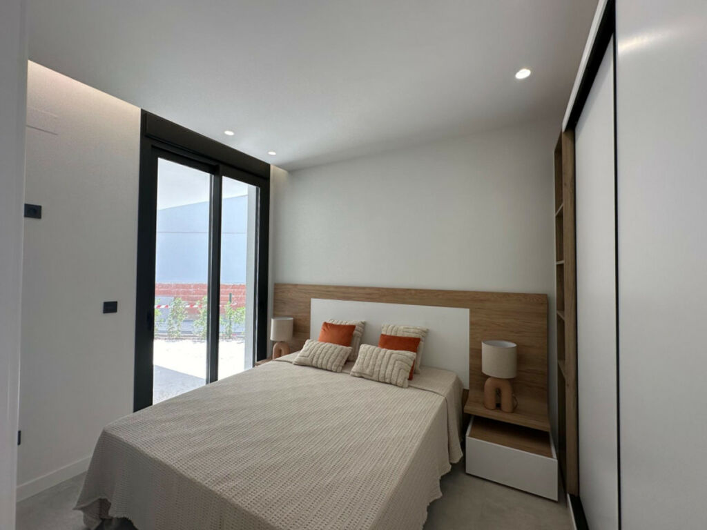 Middle Floor Apartment Los Alcázares Alicante - image 7