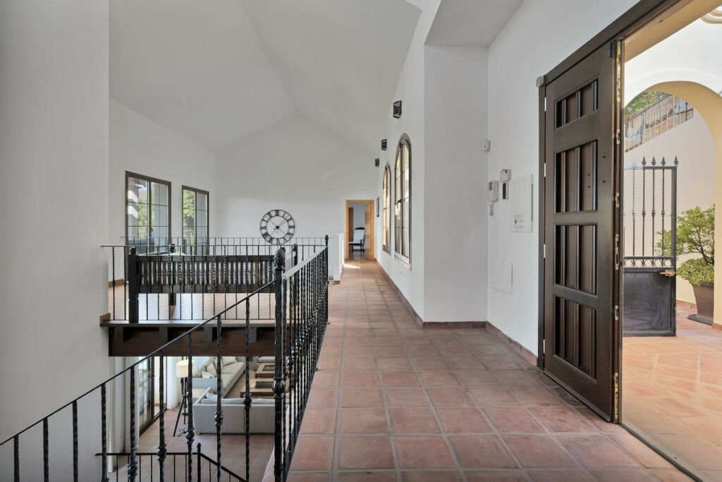 Detached Villa Benahavís Málaga - image 7
