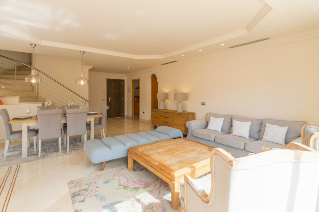 Penthouse Nueva Andalucía Málaga - image 8