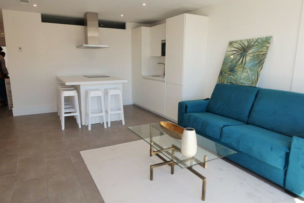 Middle Floor Apartment Puerto Banús Málaga - image 8