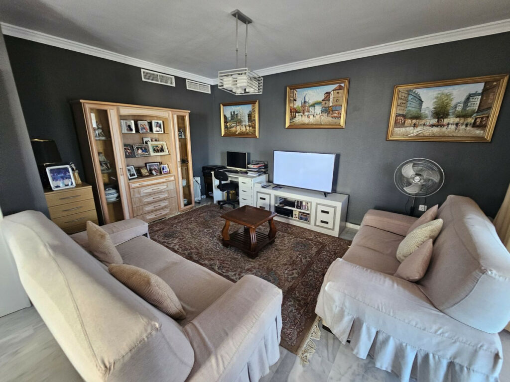 Semi-Detached House Cabopino Málaga - image 8