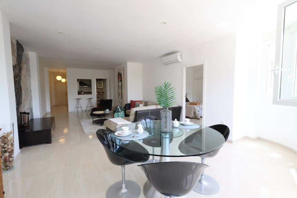 Middle Floor Apartment Torrevieja Alicante - image 8