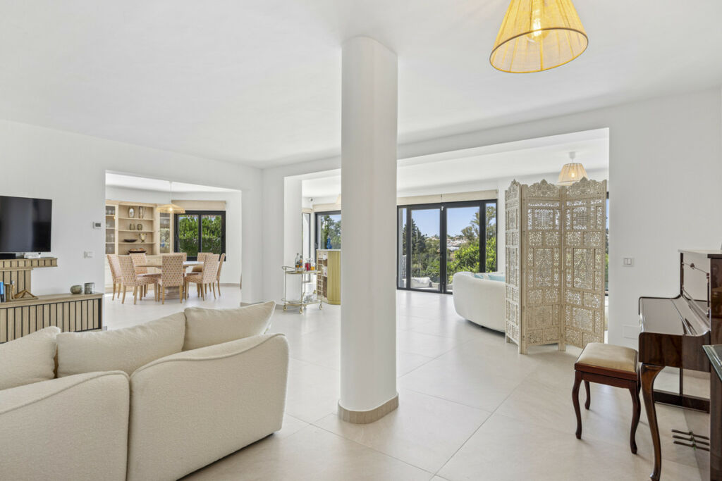 Detached Villa Guadalmina Alta Málaga - image 10
