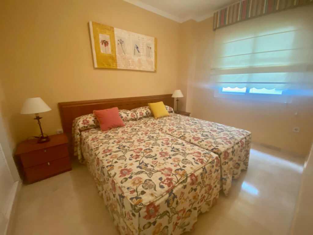 Middle Floor Apartment Puerto Banús Málaga - image 8