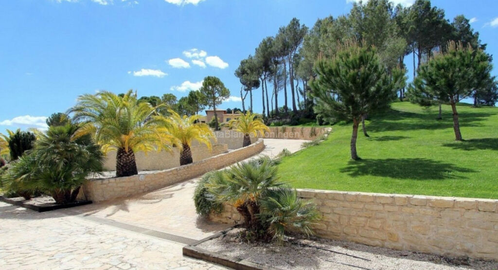 Detached Villa Penaguila Alicante - image 8