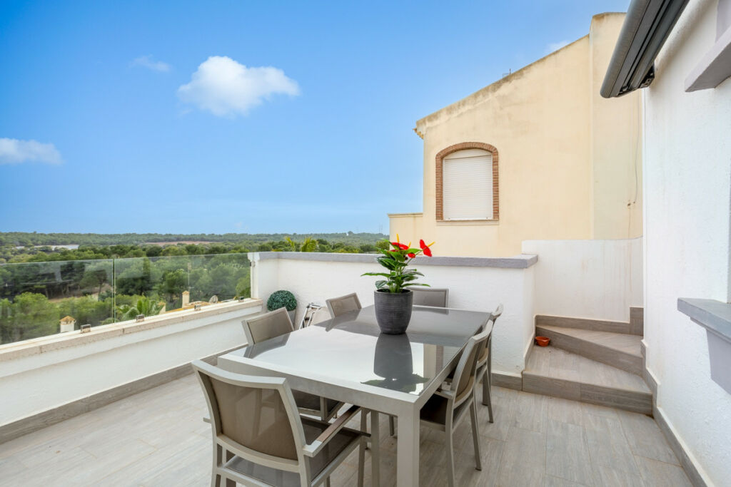 Detached Villa Las Ramblas Golf Alicante - image 9