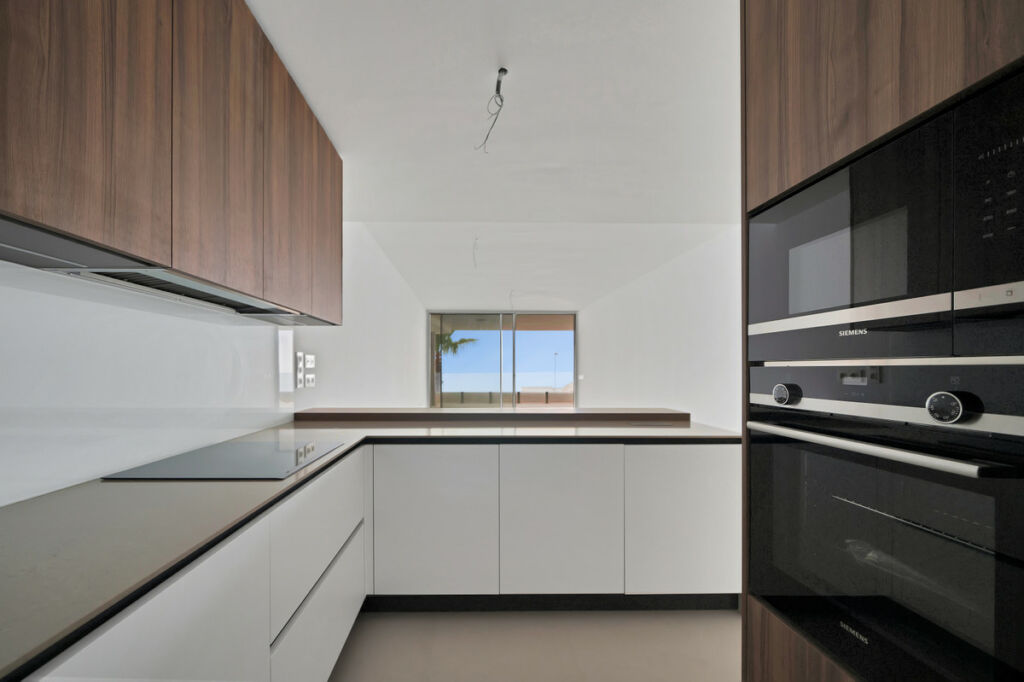 Middle Floor Apartment Benalmadena Málaga - image 9