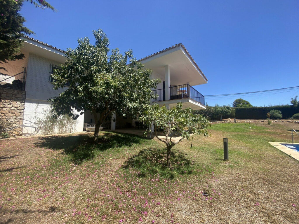 Detached Villa La Capellania Málaga - image 9