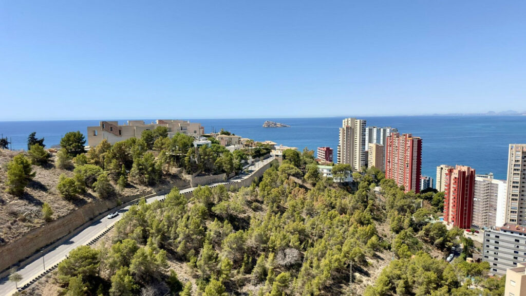 Middle Floor Apartment Benidorm Alicante - image 9