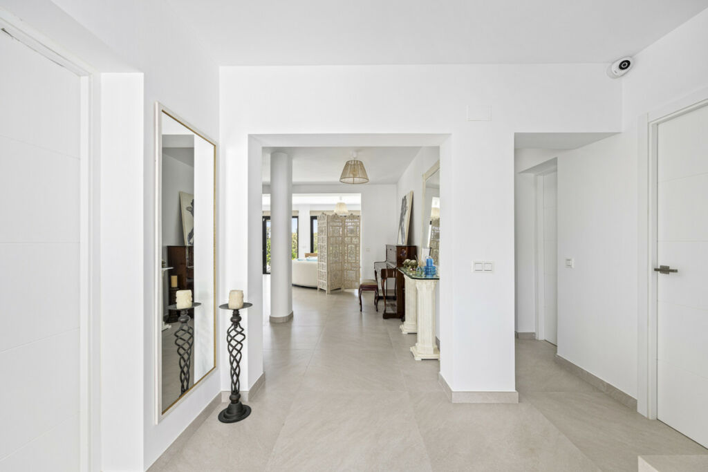 Detached Villa Guadalmina Alta Málaga - image 11