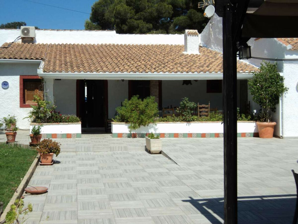 Detached Villa Lomas de Cabo Roig Alicante - image 9