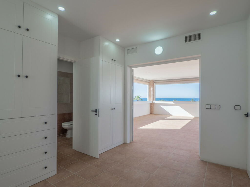 Detached Villa Las Chapas Málaga - image 9