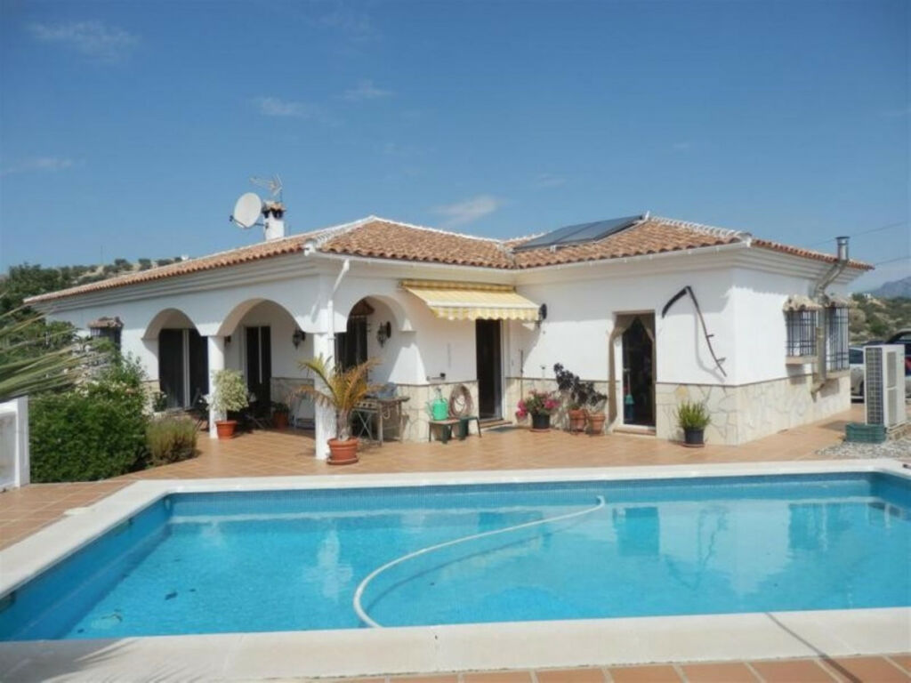 Detached Villa La Viñuela Málaga