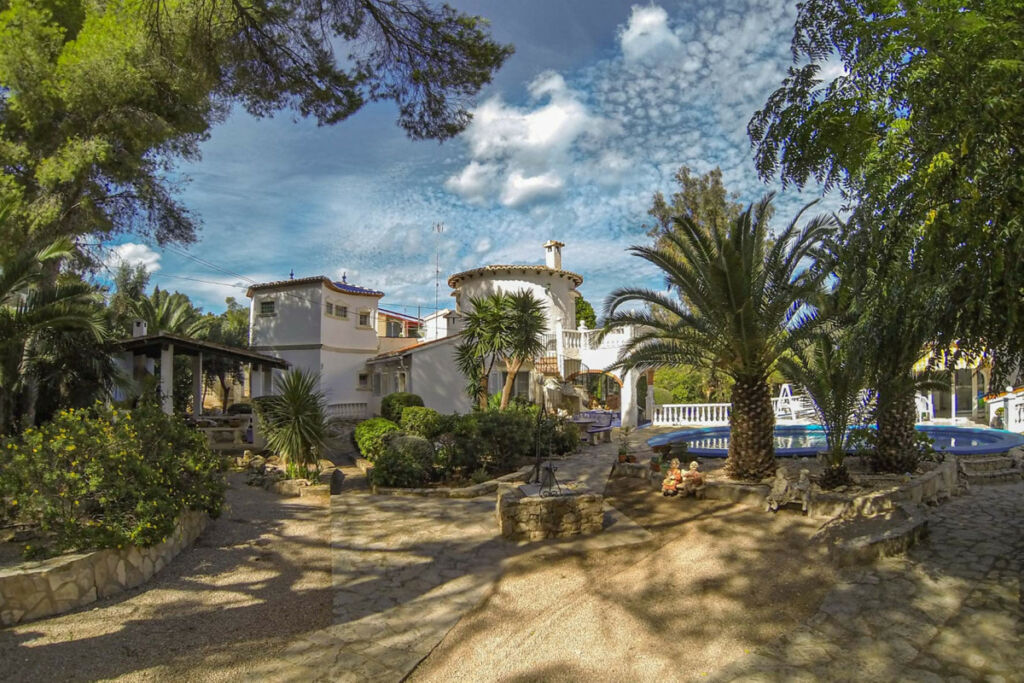 Detached Villa Denia Alicante - image 4