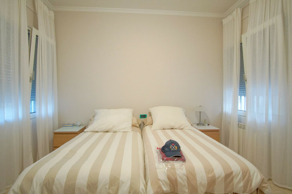 Detached Villa Denia Alicante - image 2