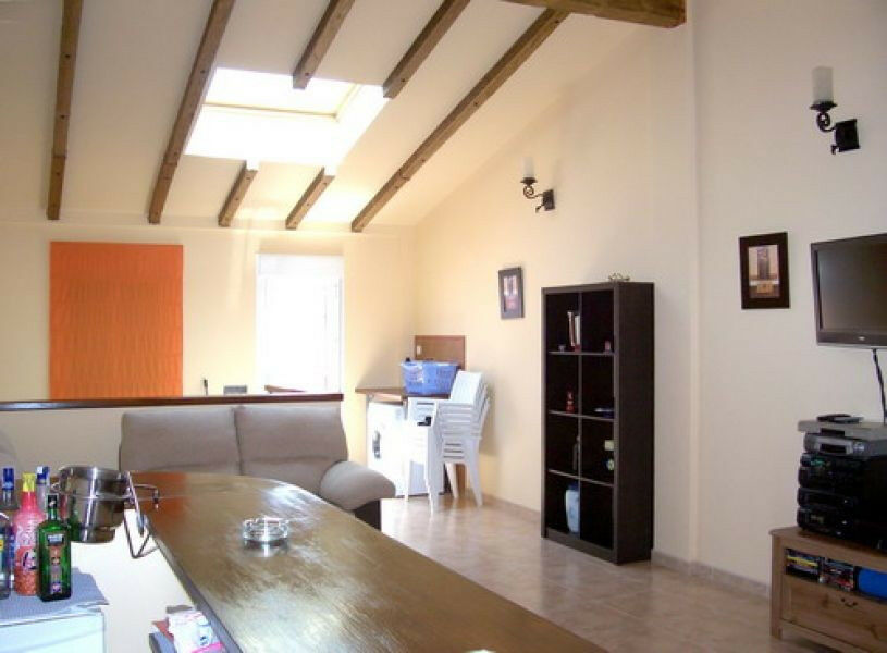 Top Floor Apartment Benamocarra Málaga
