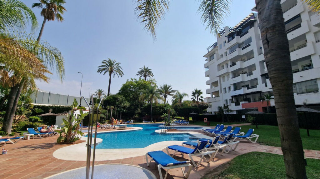 Middle Floor Apartment Puerto Banús Málaga