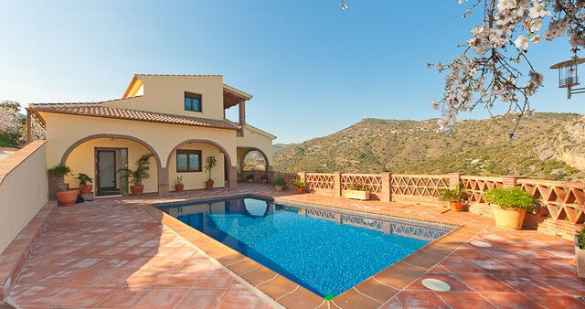 Detached Villa Comares Málaga