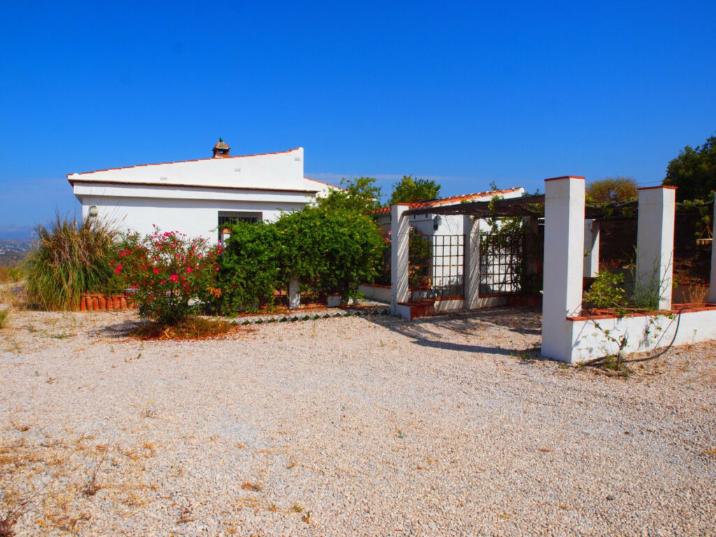 Detached Villa Canillas de Aceituno Málaga
