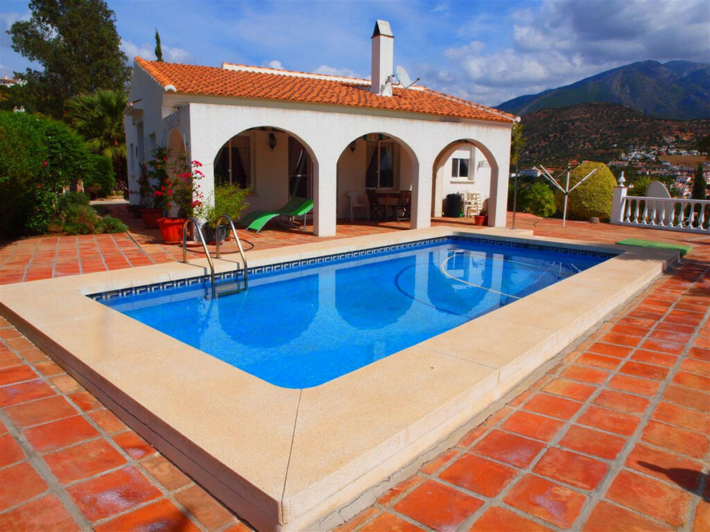 Detached Villa Viñuela Málaga