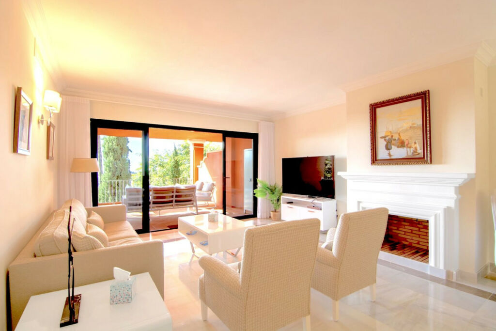 Middle Floor Apartment Monte Halcones Málaga - image 5