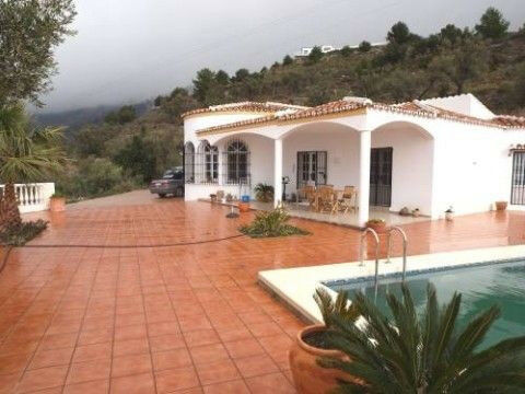 Detached Villa Canillas de Aceituno Málaga