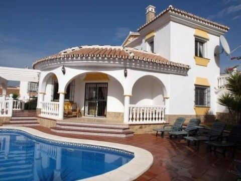 Detached Villa Almayate Málaga