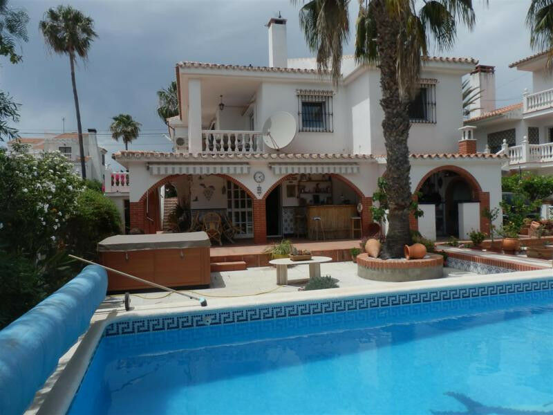 Detached Villa Chilches Málaga