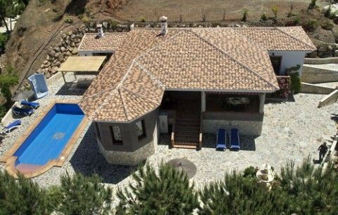 Detached Villa Sayalonga Málaga