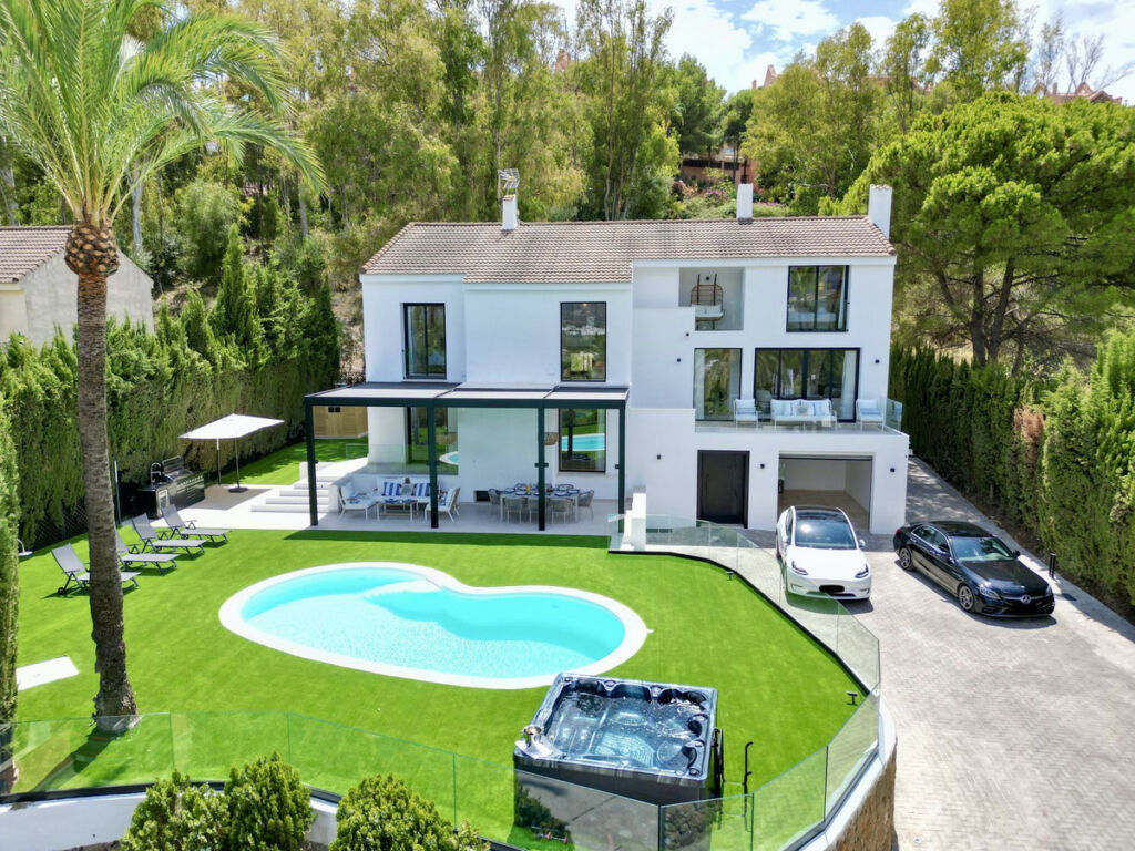 Detached Villa Nueva Andalucía Málaga