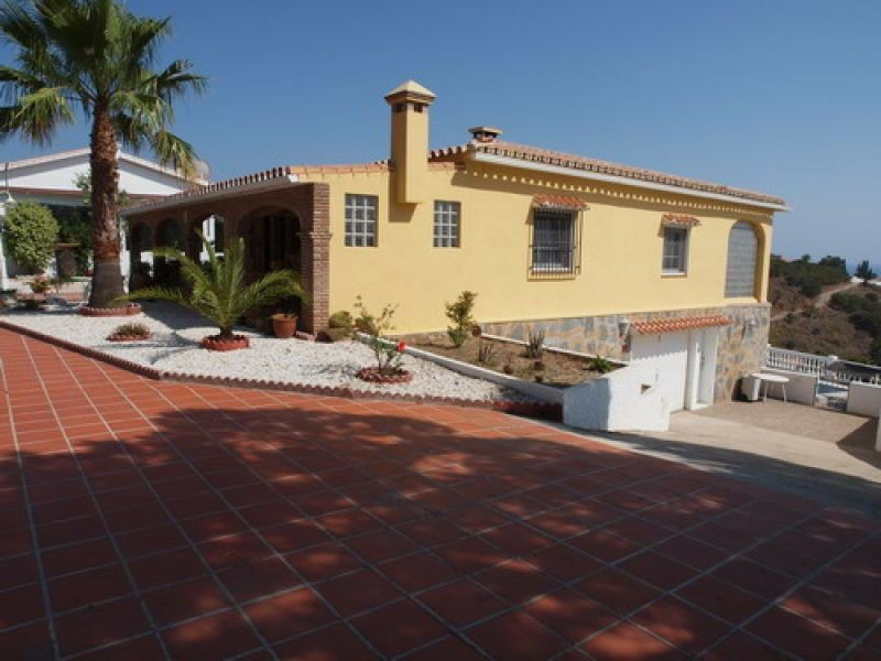 Detached Villa Benajarafe Málaga