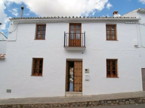 Detached Villa Riogordo Málaga