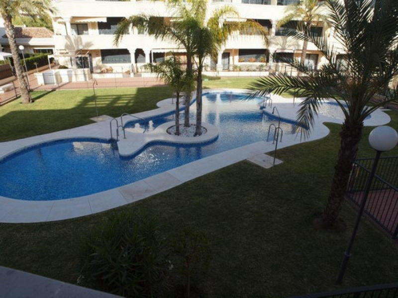 Middle Floor Apartment Benajarafe Málaga