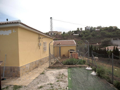 Detached Villa Viñuela Málaga - image 10