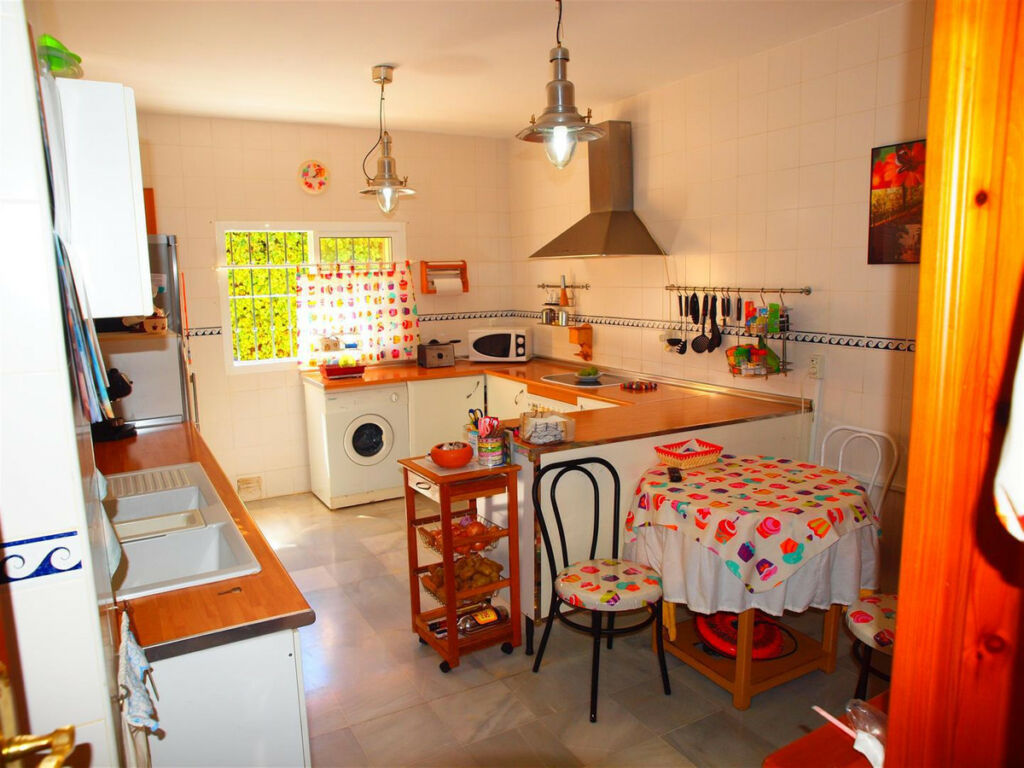 Townhouse Benajarafe Málaga - image 10